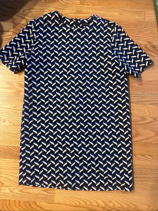 Zara Dresses & Skirts - Zara Short Sleeve Mini Dress in Blue and White Chevron